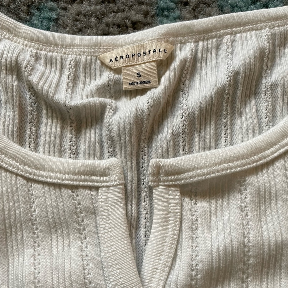 NWT! Ribbed crop top - Picture 2 of 6